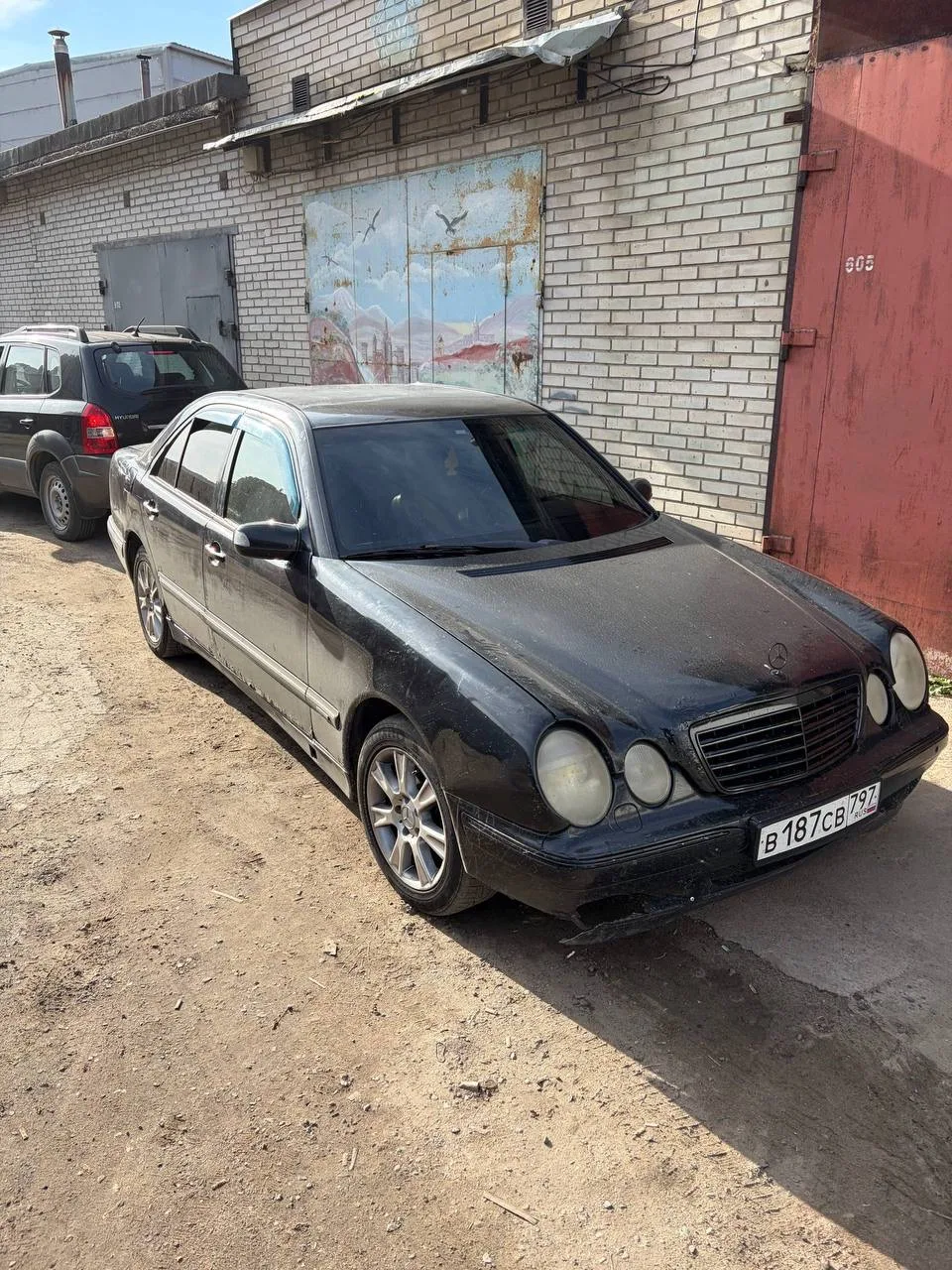 Mercedes-Benz е210