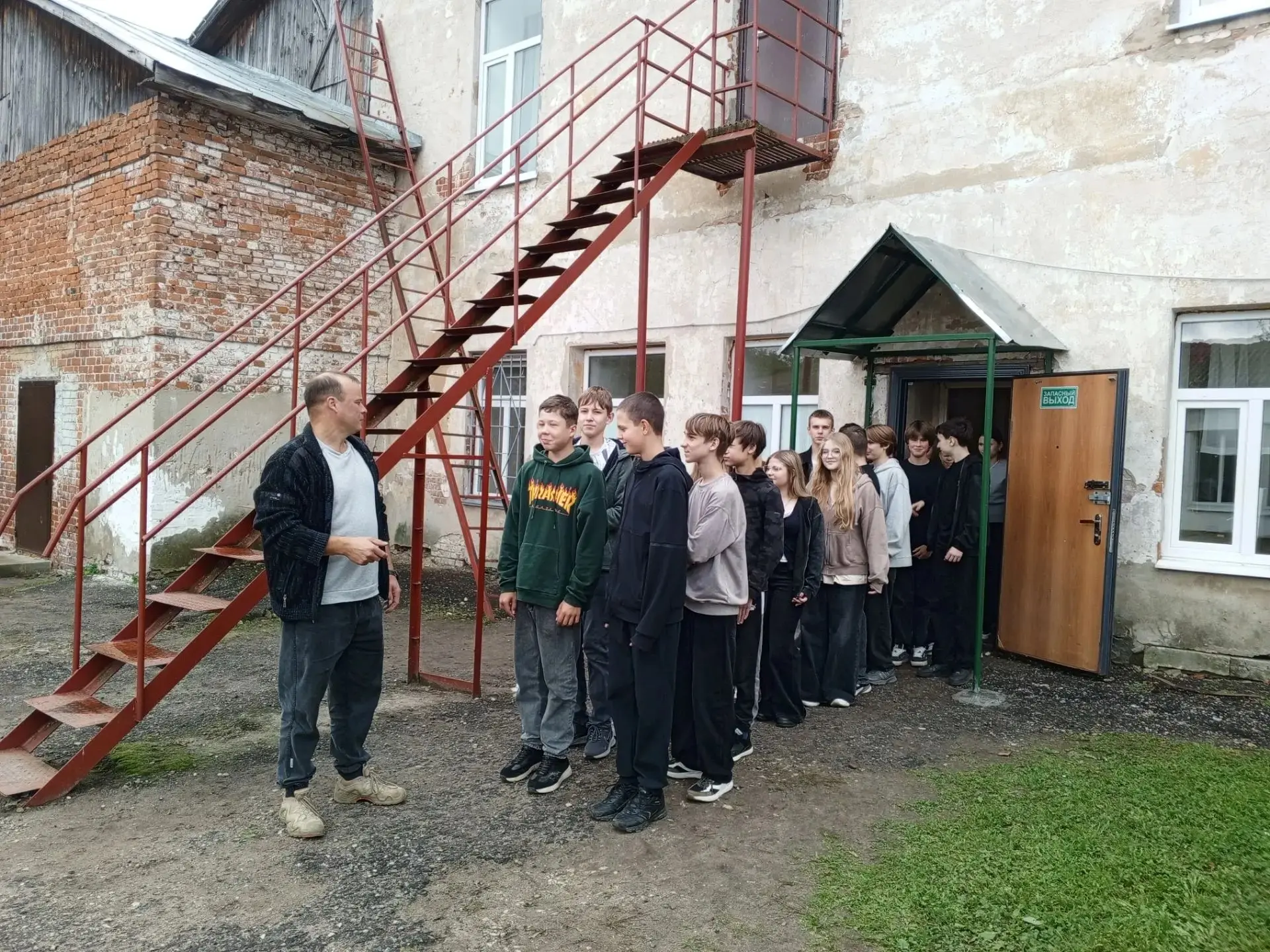 07.10.2026 года в МБОУ "СШ № 1" проводились Всероссийские открытые уроки безопасности, ...