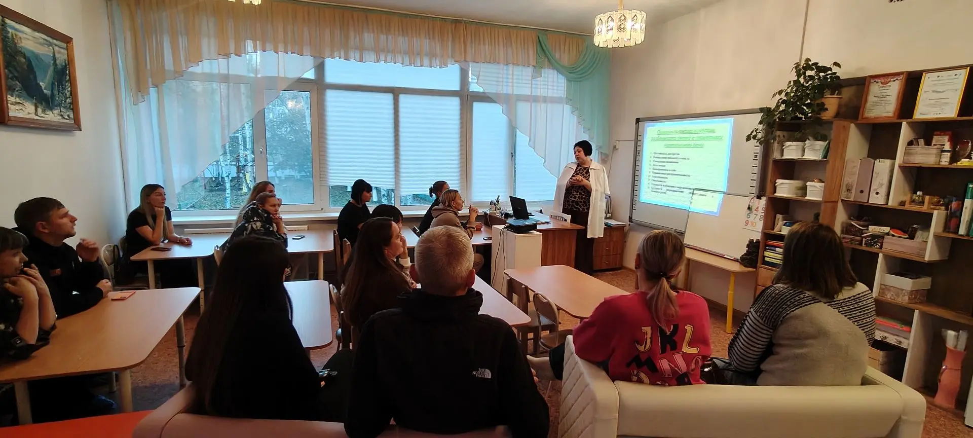 В старших группах ДОУ состоялись установочные родительские собрания.