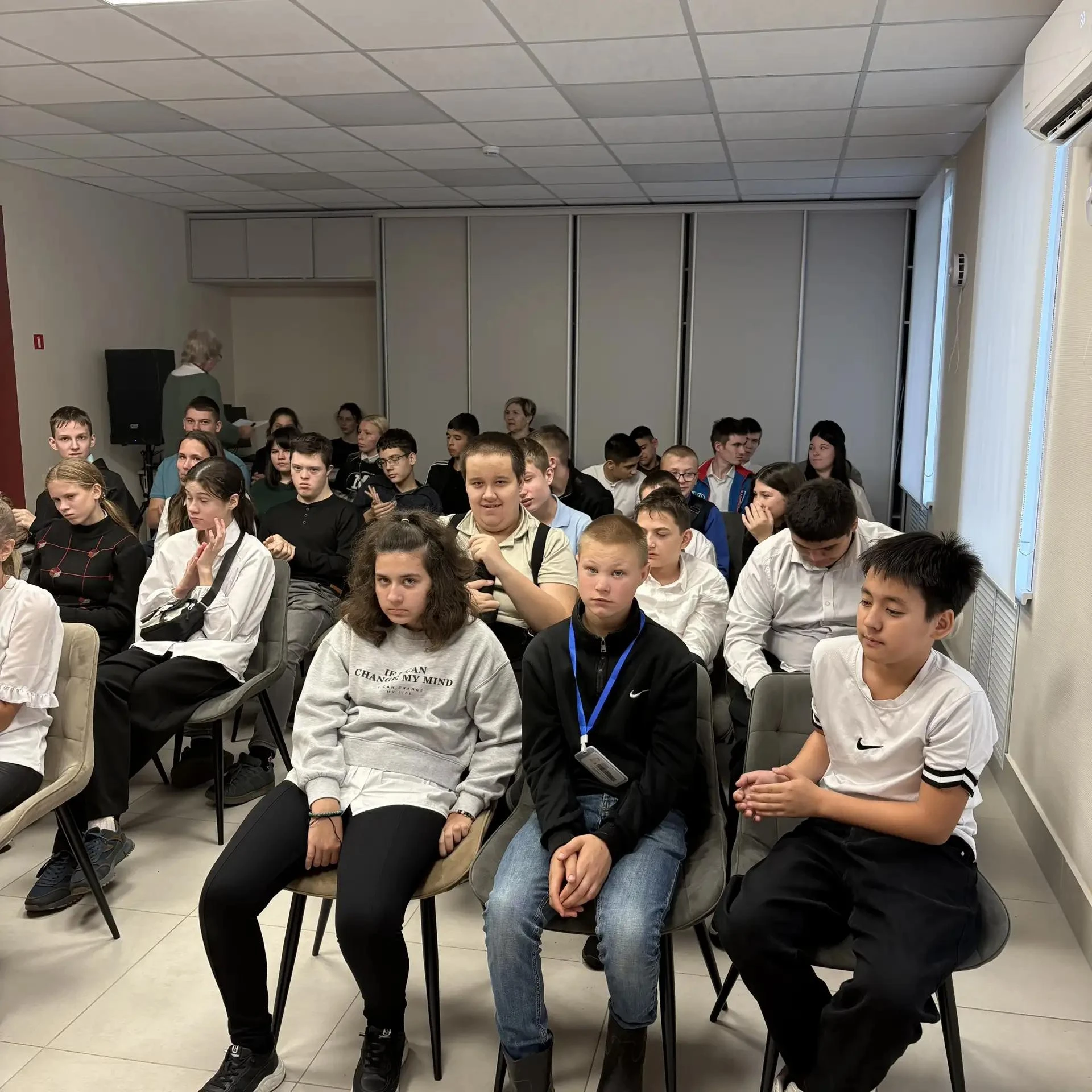 08.10.26г. - обучающиеся 8«А», 8«Б» и 9«А» классов под руководством классных руководите...