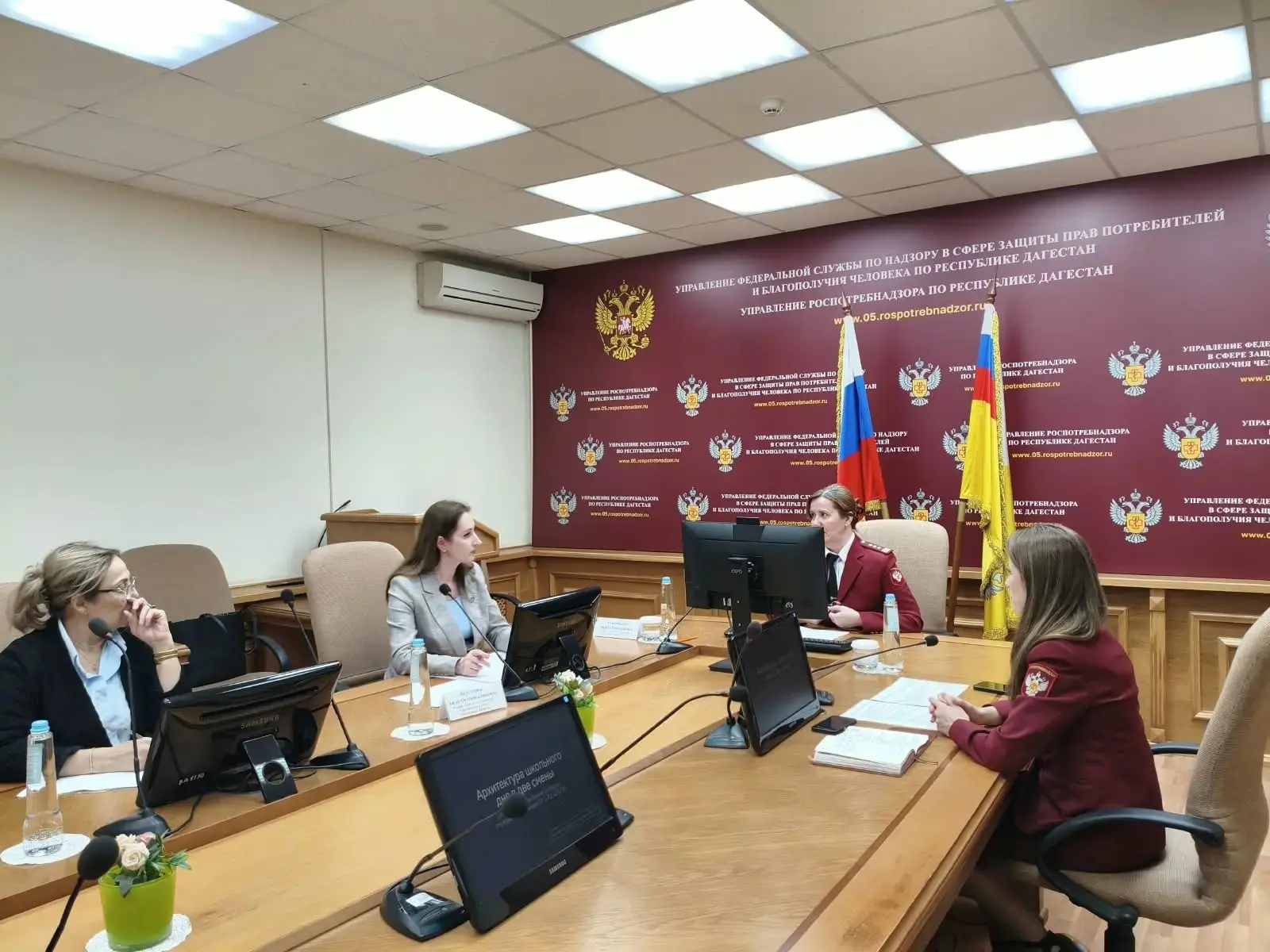 Управление Роспотребнадзора по Республике  Дагестан и Минобрнауки РД обсудили санитарну...