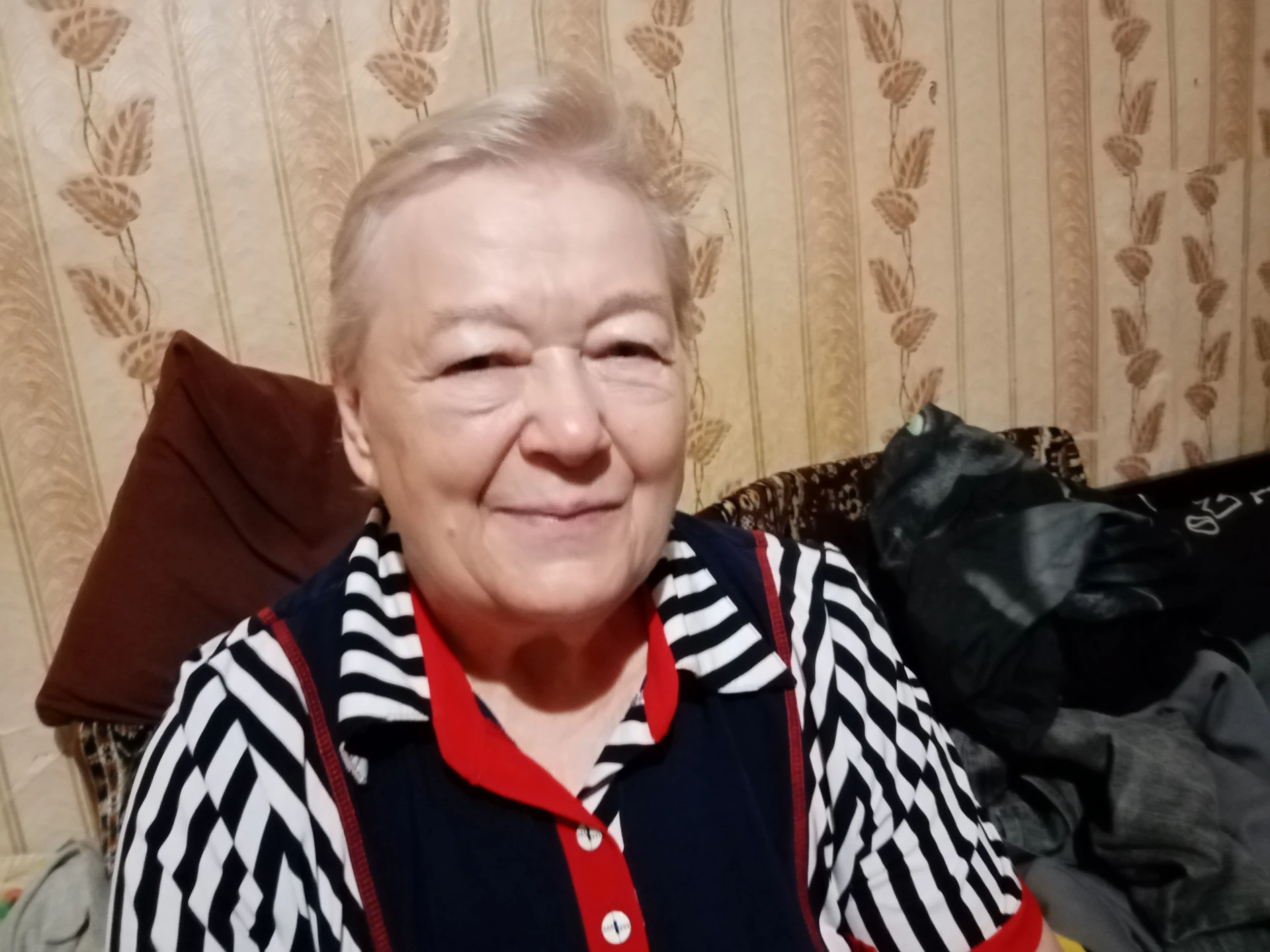 Ну всё, прибыли. Лешка у меня как всегда, просто золото. Как только бабушка отзвонилась...