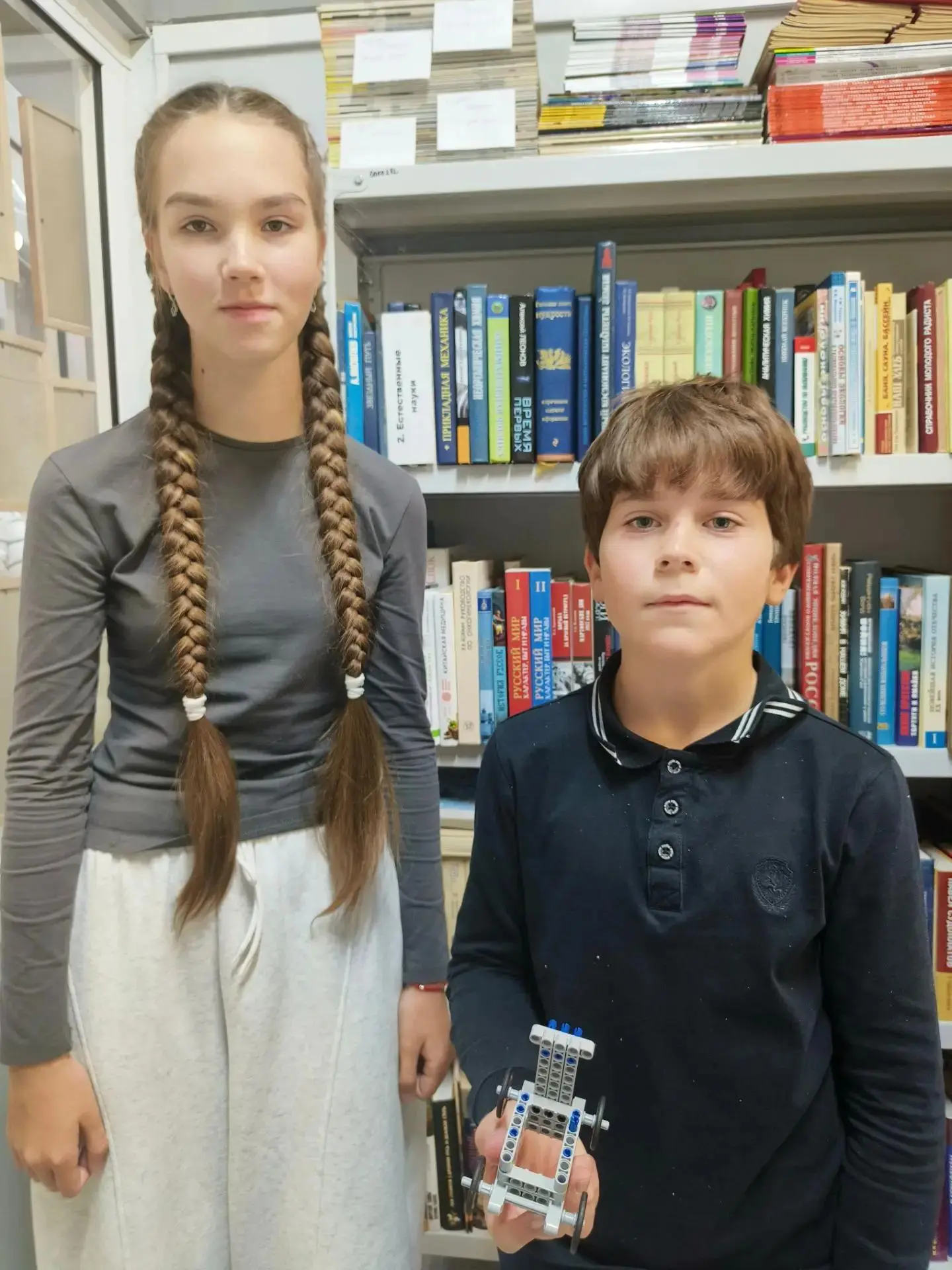 Наука объединяет: наши ученики открыли сезон с «Кванториумом» в городской библиотеке!