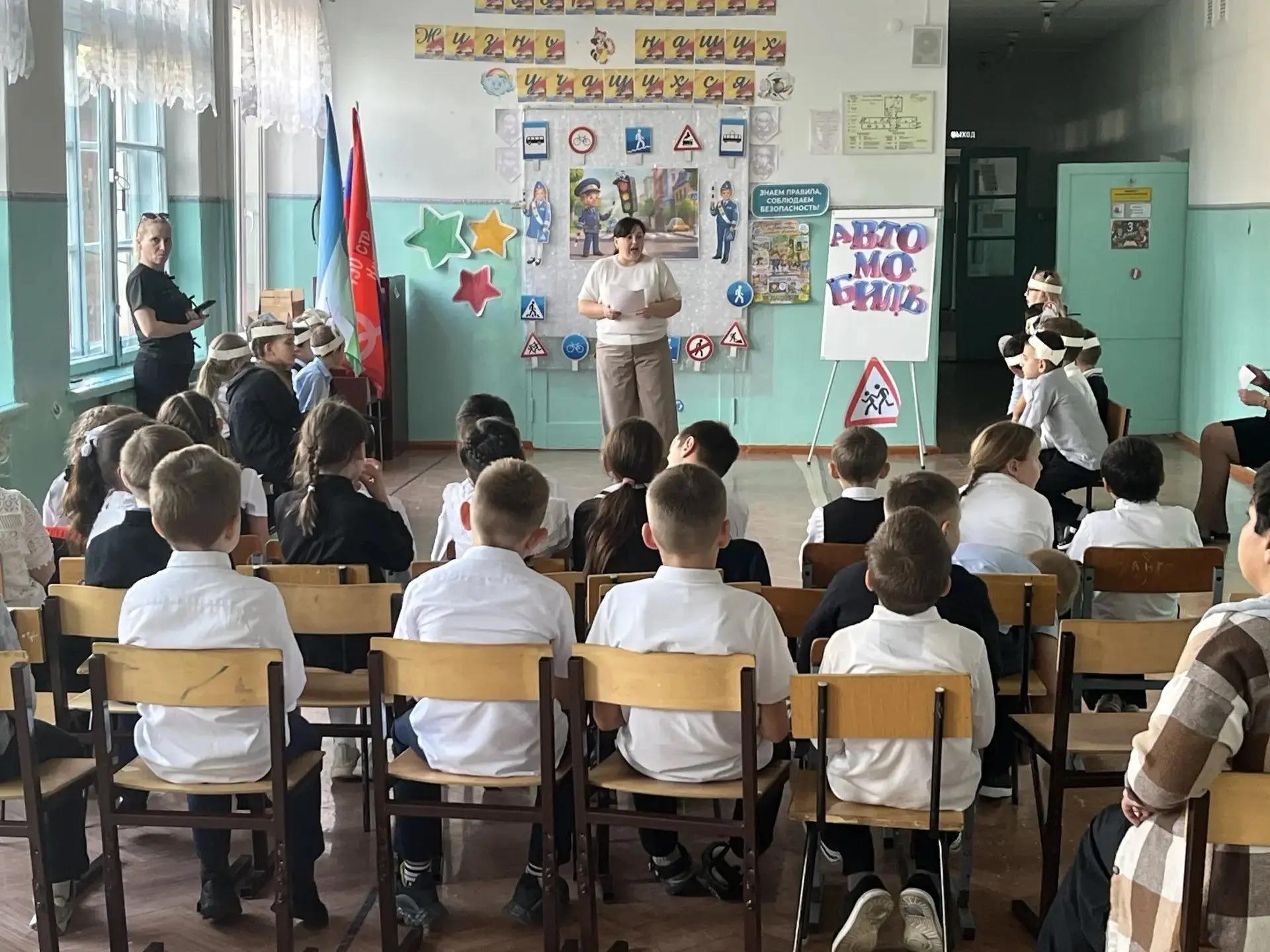 🚏🚦🚔«Весёлый перекрёсток»: в МКОУ «СОШ ст. Приближной» прошла игровая программа по ПД...