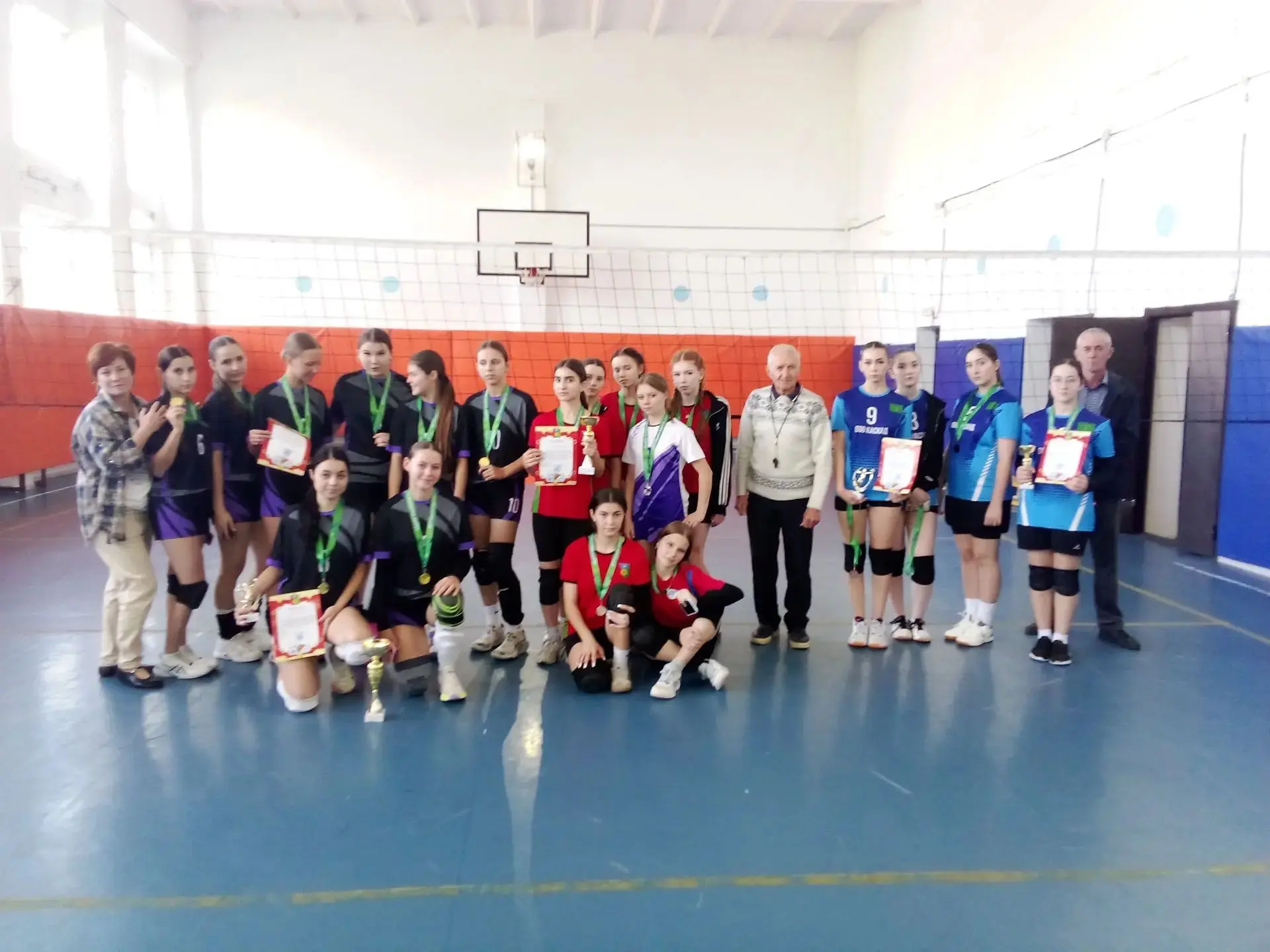 🏐 Турнир по волейболу ко Дню станицы прошёл в СОШ № 10! 🏐