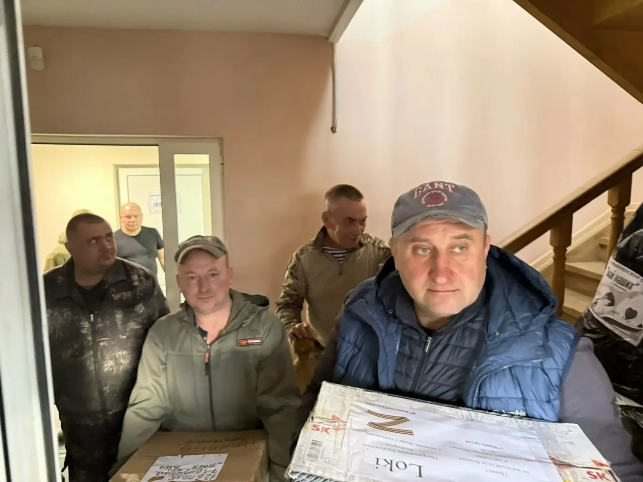 Плесецкий батюшка благословил водителей и освятил груз для бойцов ⚡