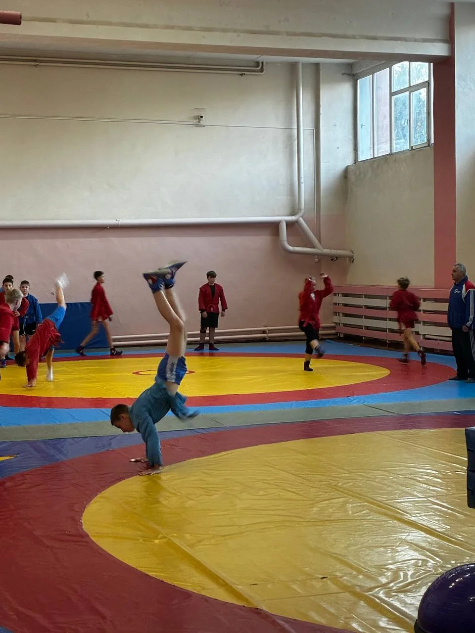Во Дворце спорта «Рубин» проходят тренировки спортивной школы «Витязь» по самбо