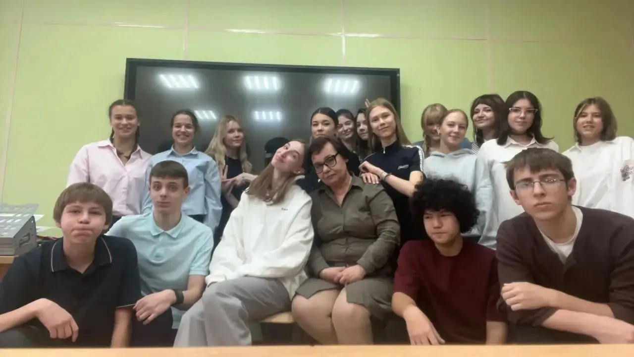 «Поэзия объединяет сердца»: теплая встреча с выпускницей Аленой Руслановой