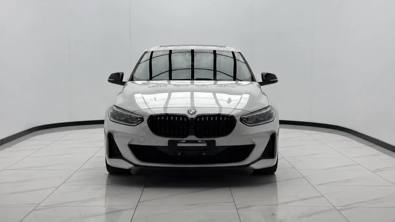 BMW 1 Series 2023 года