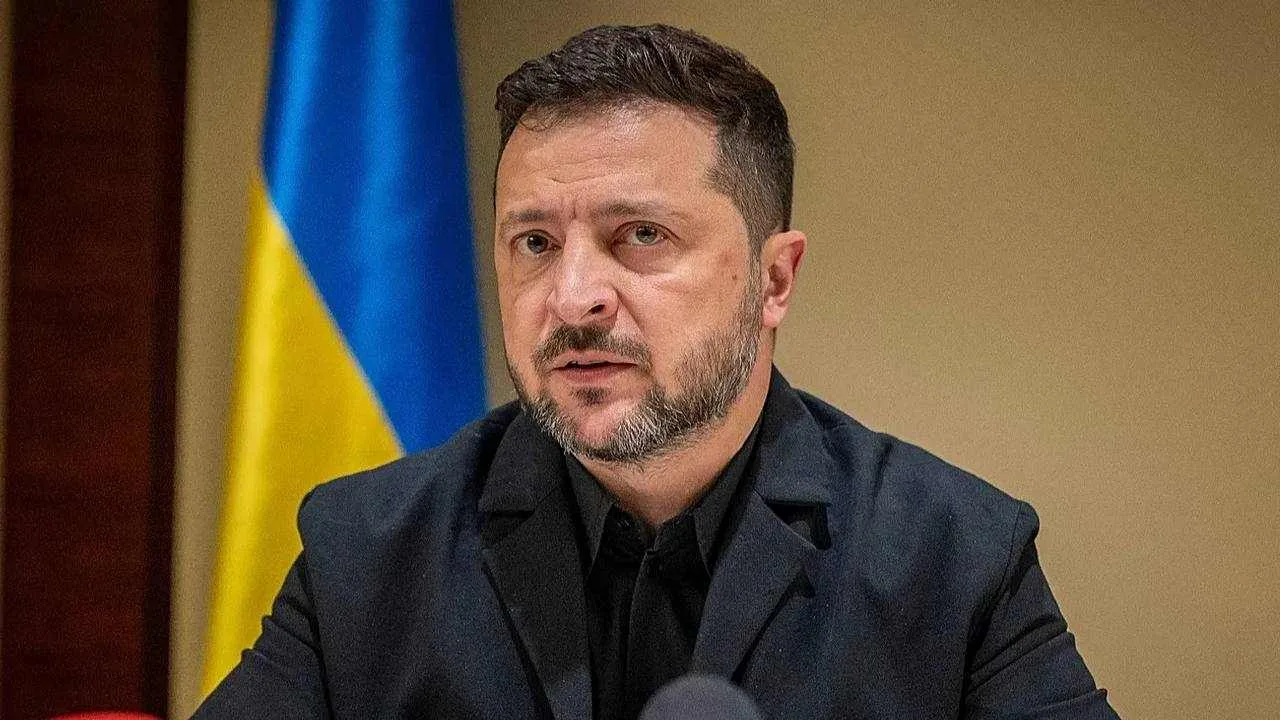 Говорить о выборах на территории Украины, лично я думаю, что это ошибка, — Зеленский
