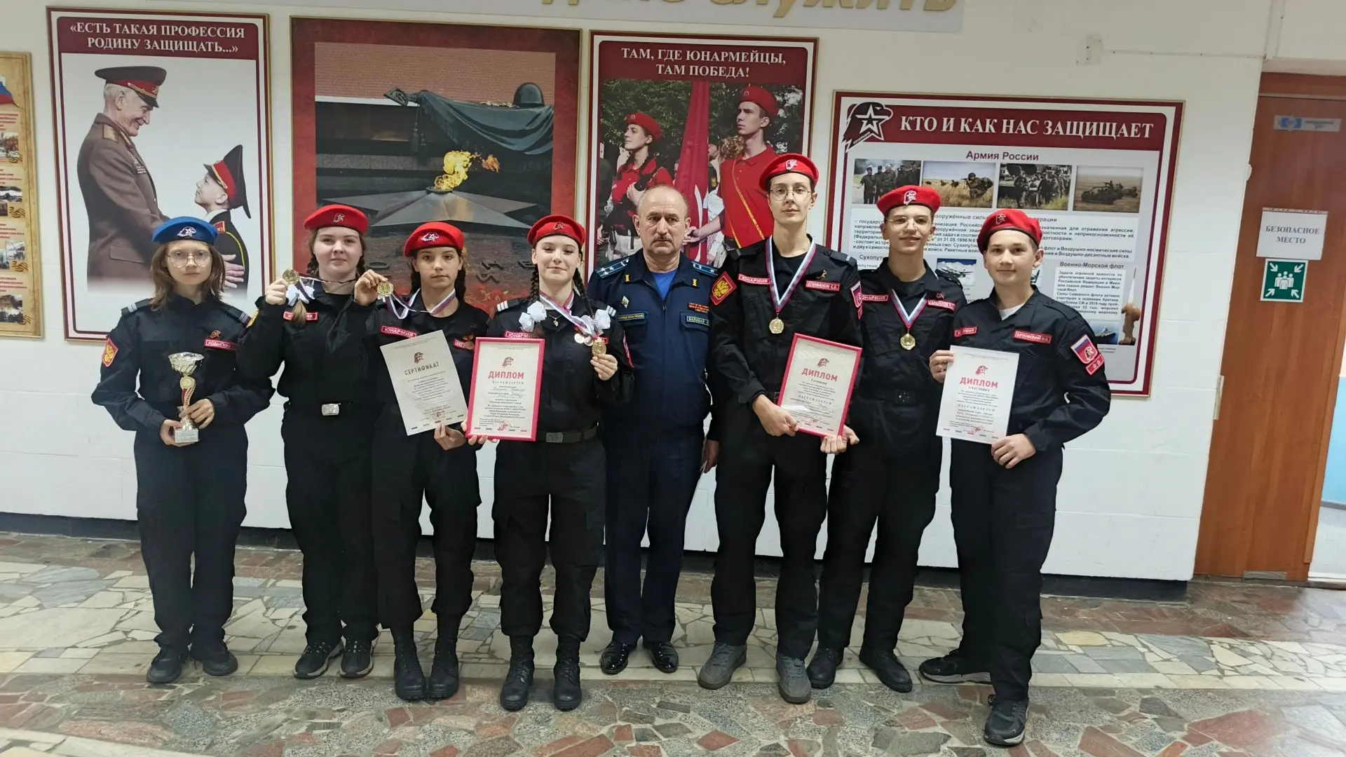 Наш юнармейский отряд занял 1 место на 3 юнармейском слете г. Владимира.