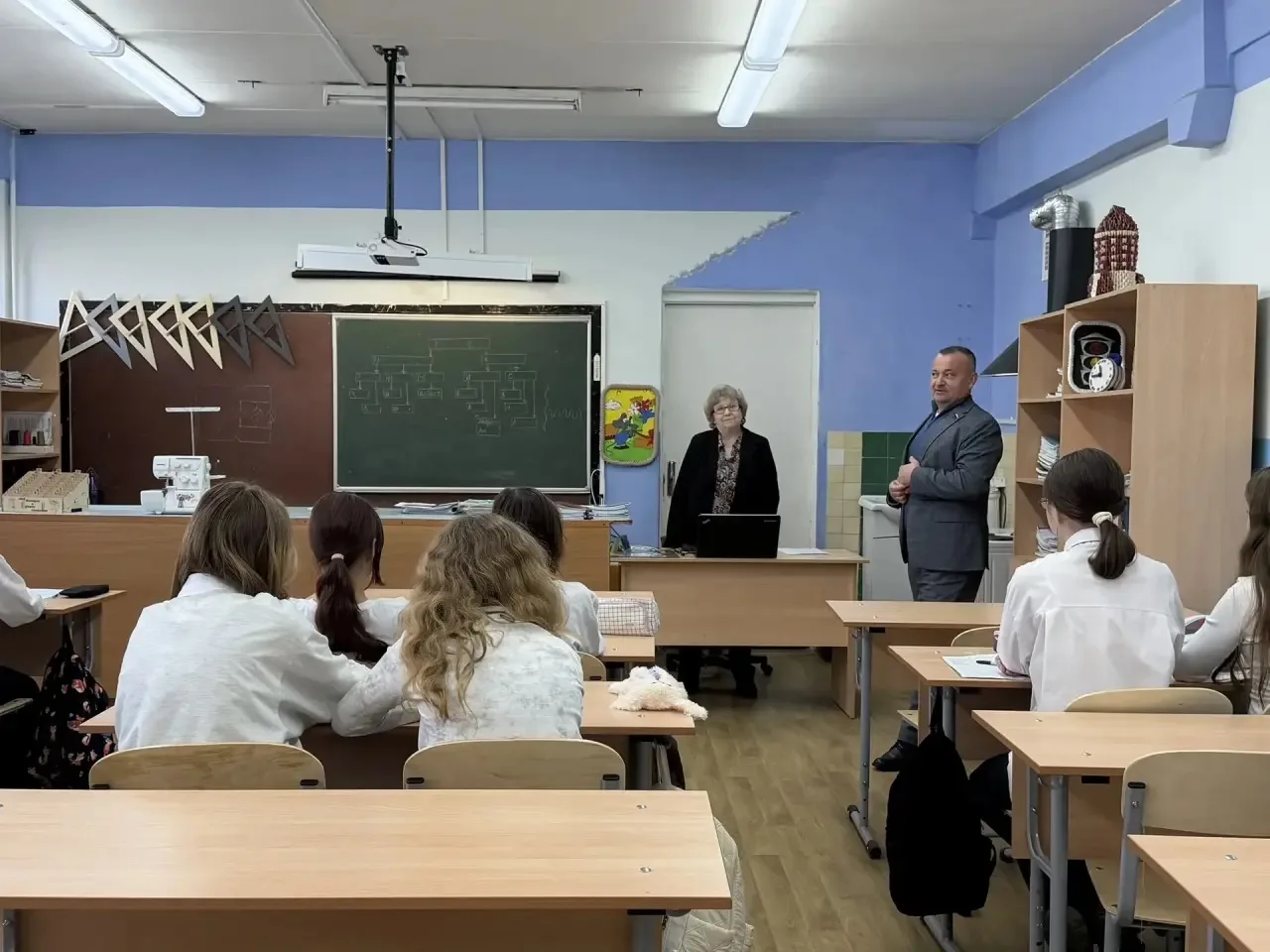 В школе №18 обновили кабинеты труда для девочек и мальчиков.