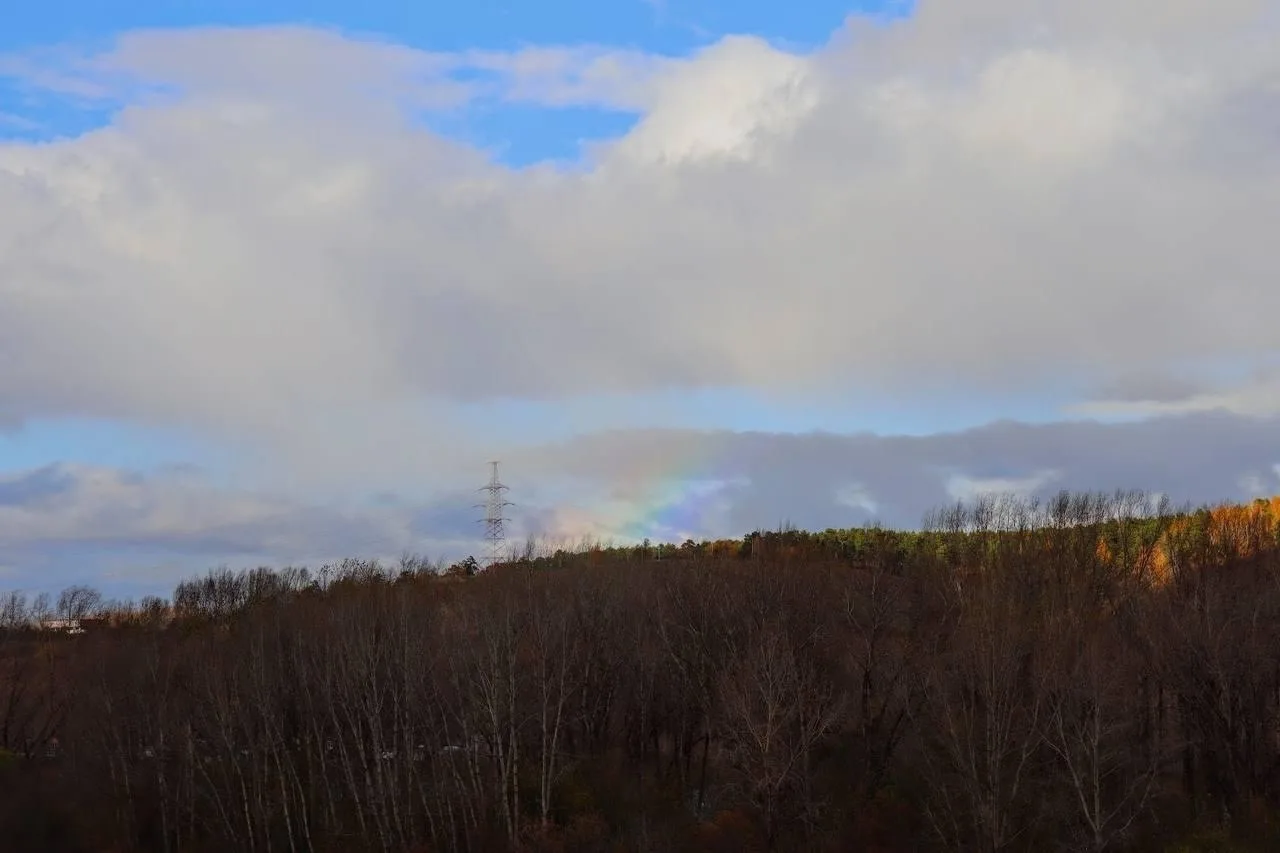 😍Радуга добавила красок в осенний пасмурный день 🌈