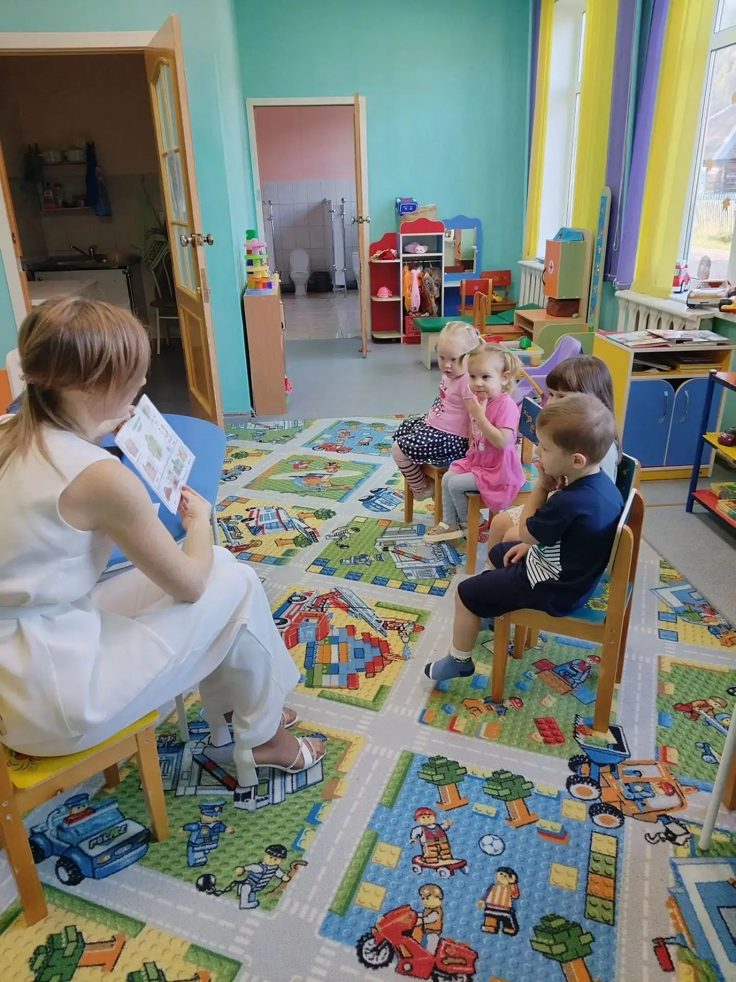 В рамках Краевого семейного финансового фестиваля  12 октября в младше-средней группе  ...