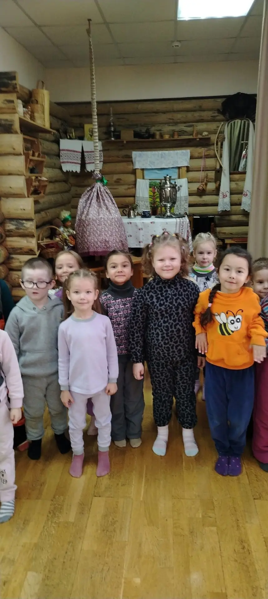 🎉 Путешествие в мир коми культуры: экскурсия группы «Родничок»! 🎉