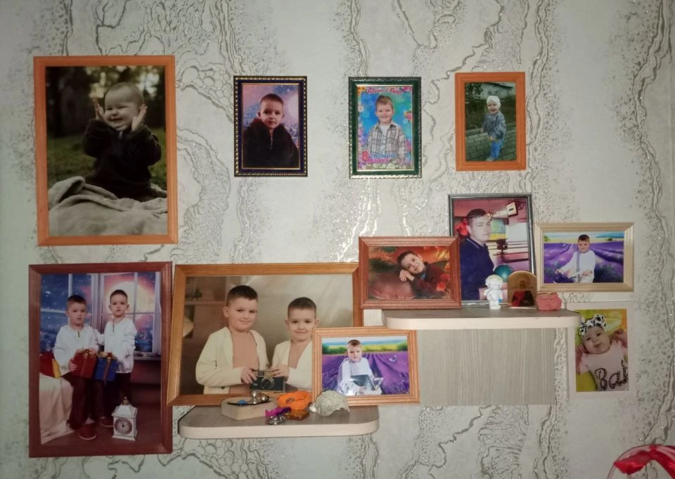 Дополнили фотоуголок.