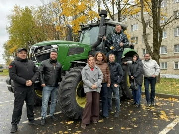 На сельскохозяйственной ярмарке — настоящая техника!
