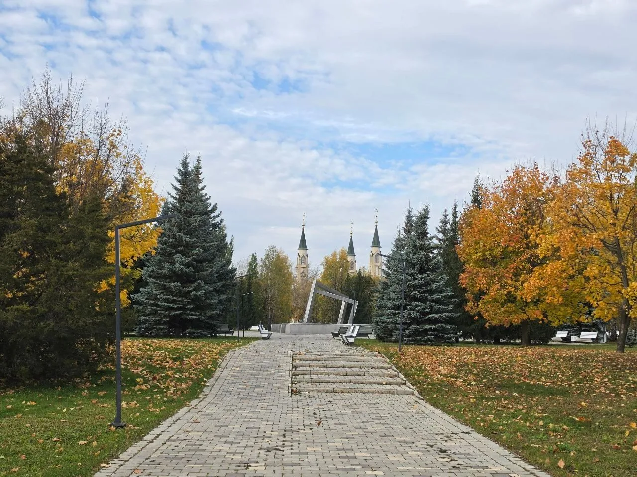 Сквер Лемаева - ещё один островок красивой осени 🍁