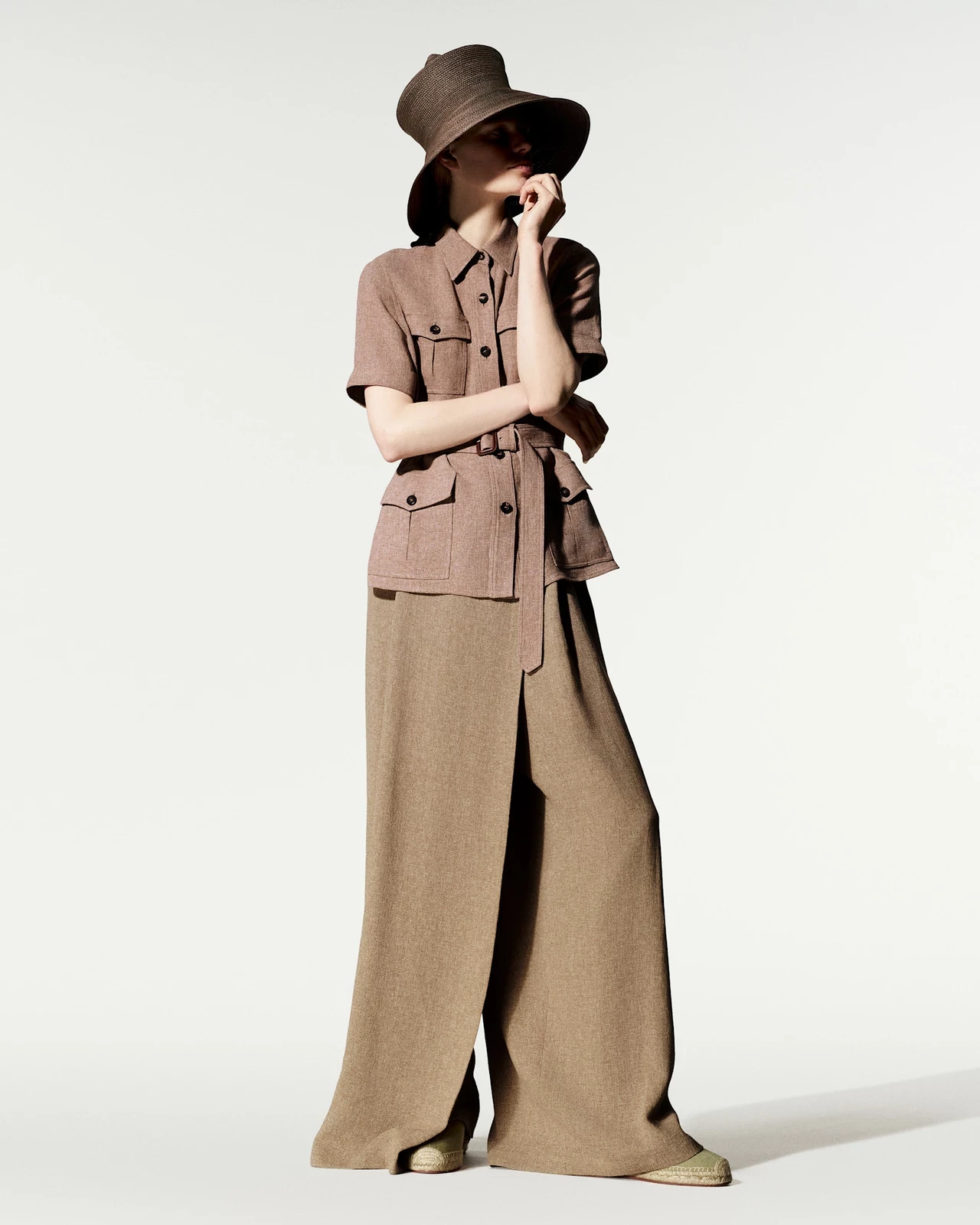 Симпатичные луки из лукбука Loro Piana SS2027.