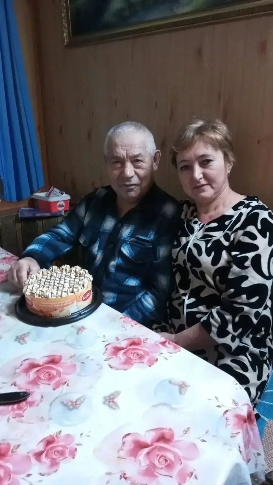 Акъегет авылы. Фәргать Тимуршин кызы Резеда белән. 90 яшь.