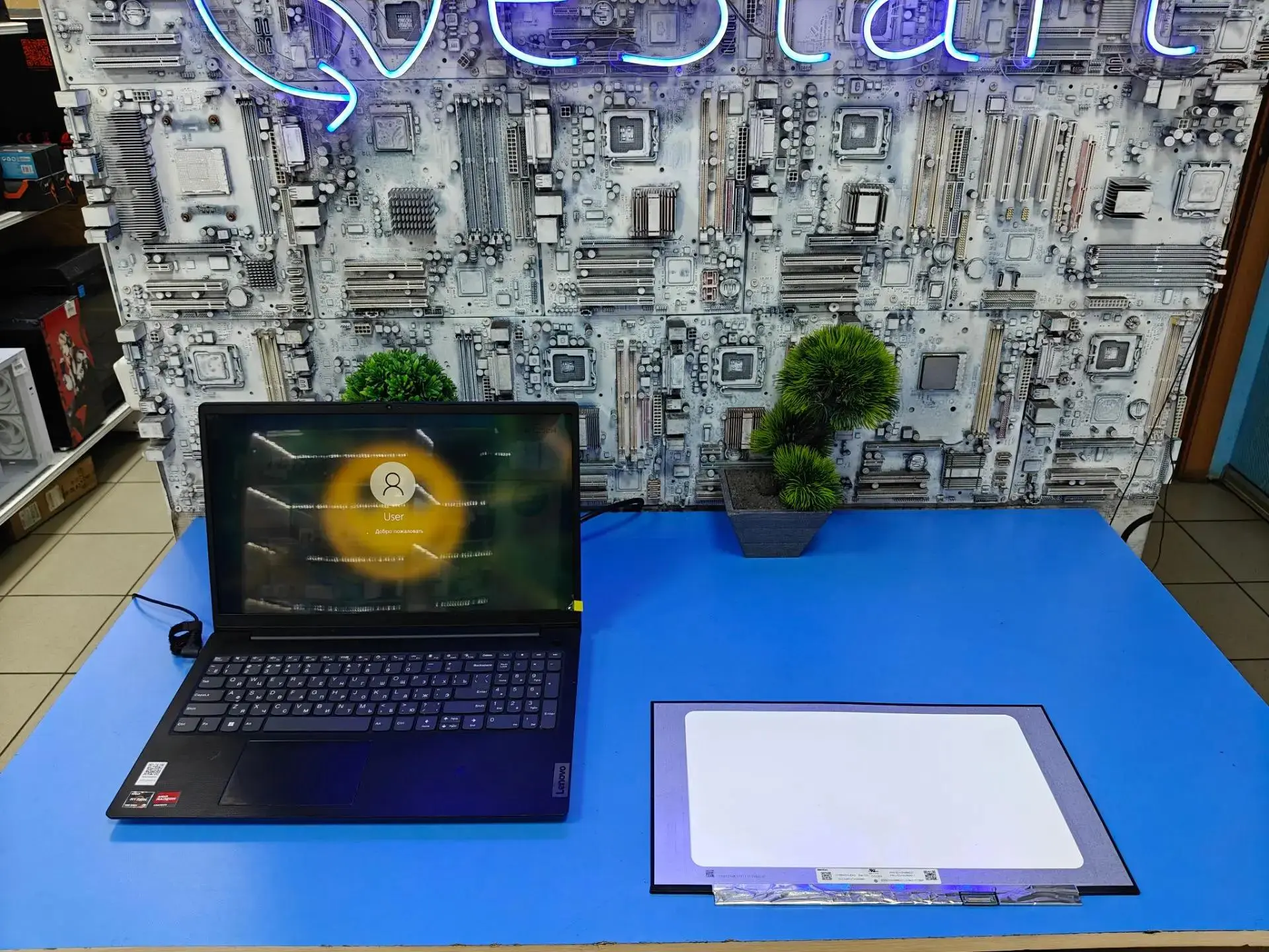 Замена матрицы ноутбука Lenovo!