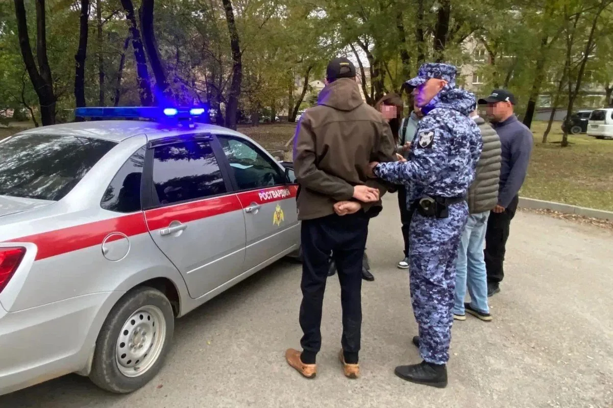 👮‍♂️В Уссурийске прохожий помог задержать мужчину с запрещенным веществом