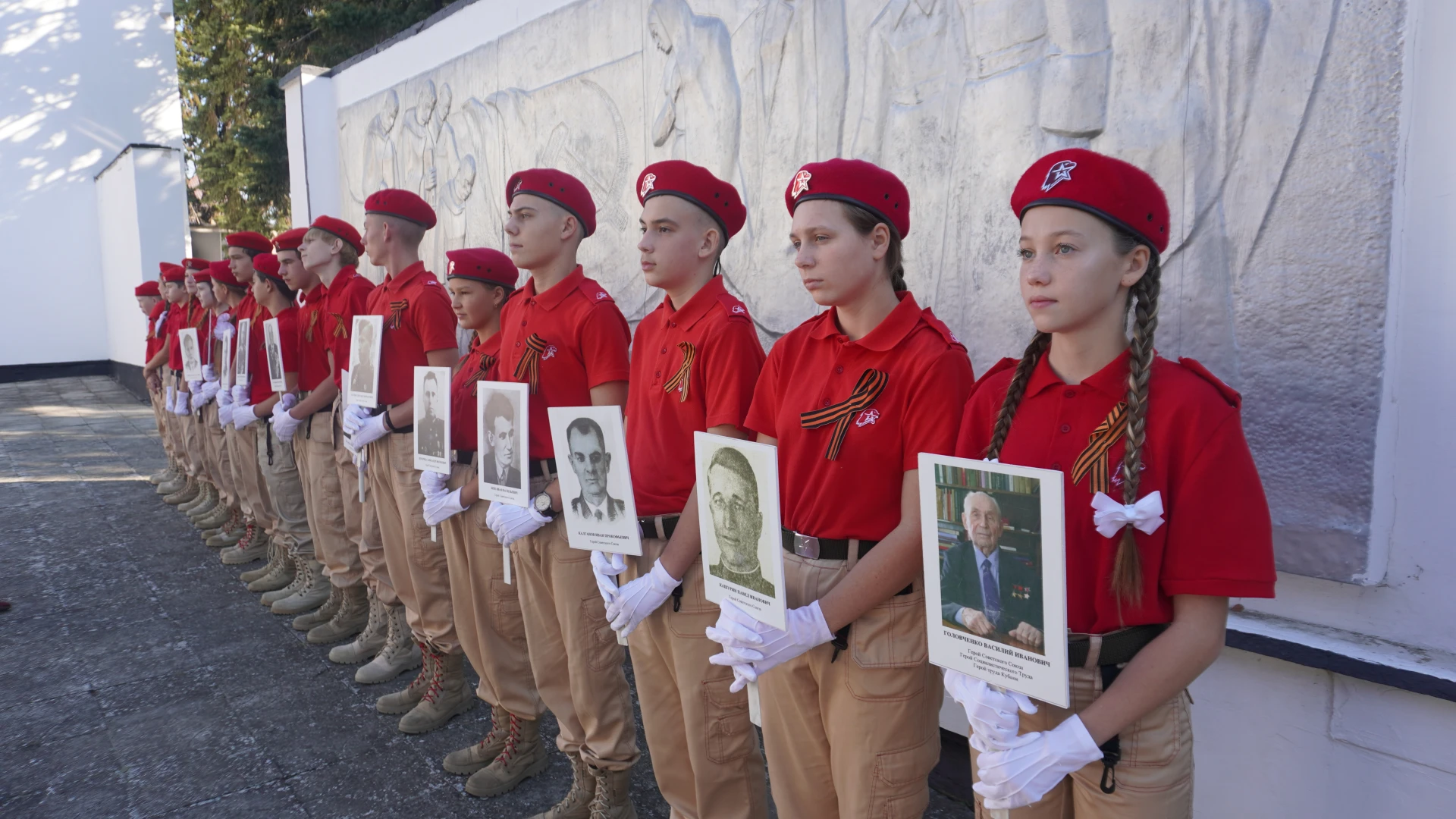 🎖 Юнармейцы Темрюкского района почтили память героев: 83‑я годовщина освобождения района