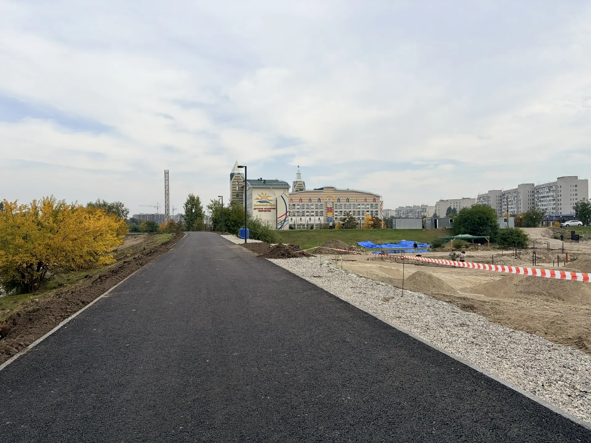 Ознакомился с ходом благоустройства набережной реки Нальчик.