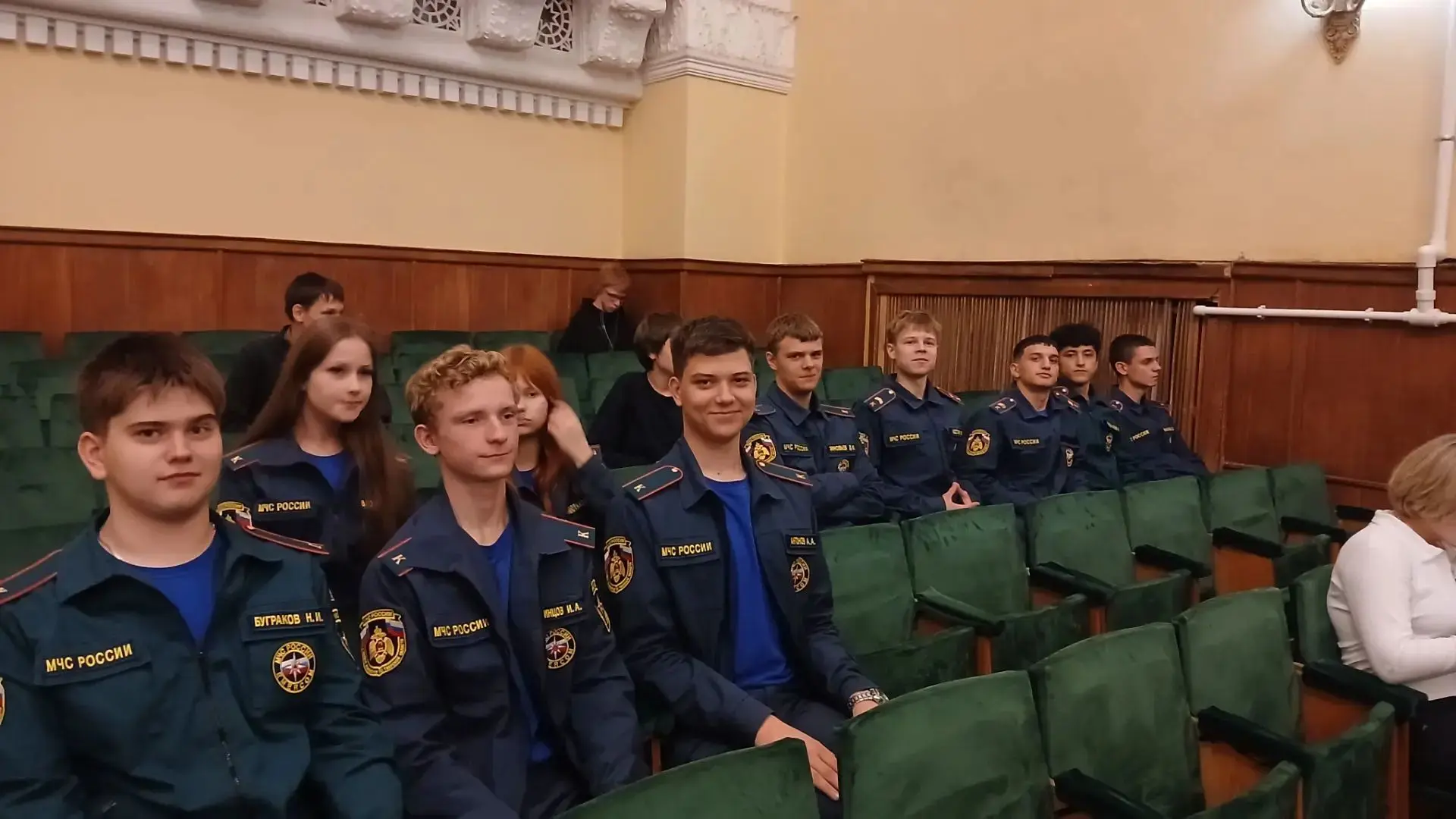 📌12 октября кадеты 10-11 классов МЧС посетили спектакль "Люблю и жду через всю войну" ...