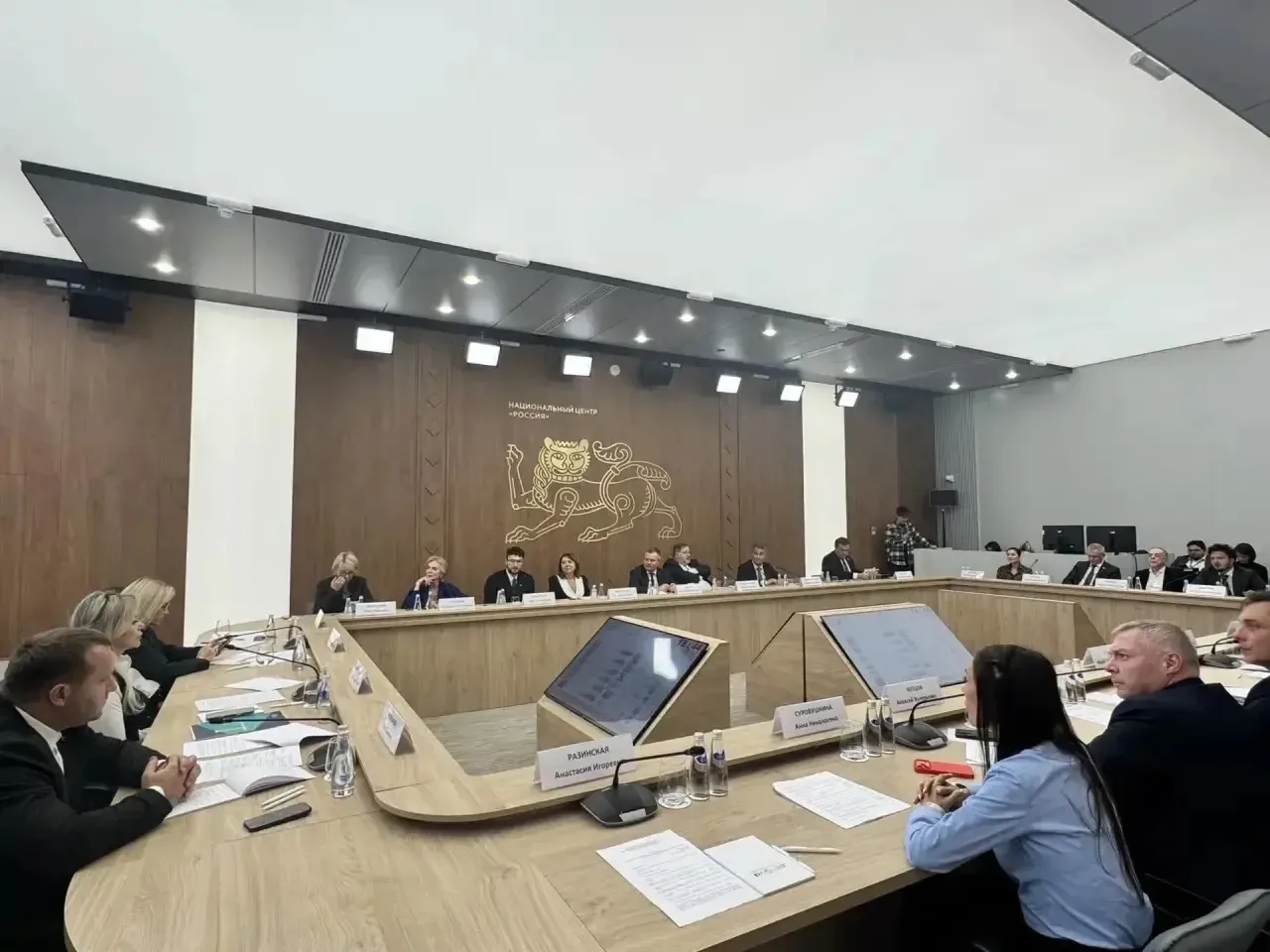 Провели очередное заседание Экспертного совета по архитектуре и градостроительству при ...