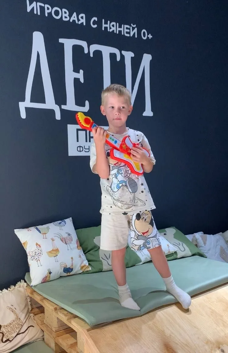 Сегодня я покажу Вам детство. То самое с мягкими игрушками🤎, машинками, бассейном с ша...