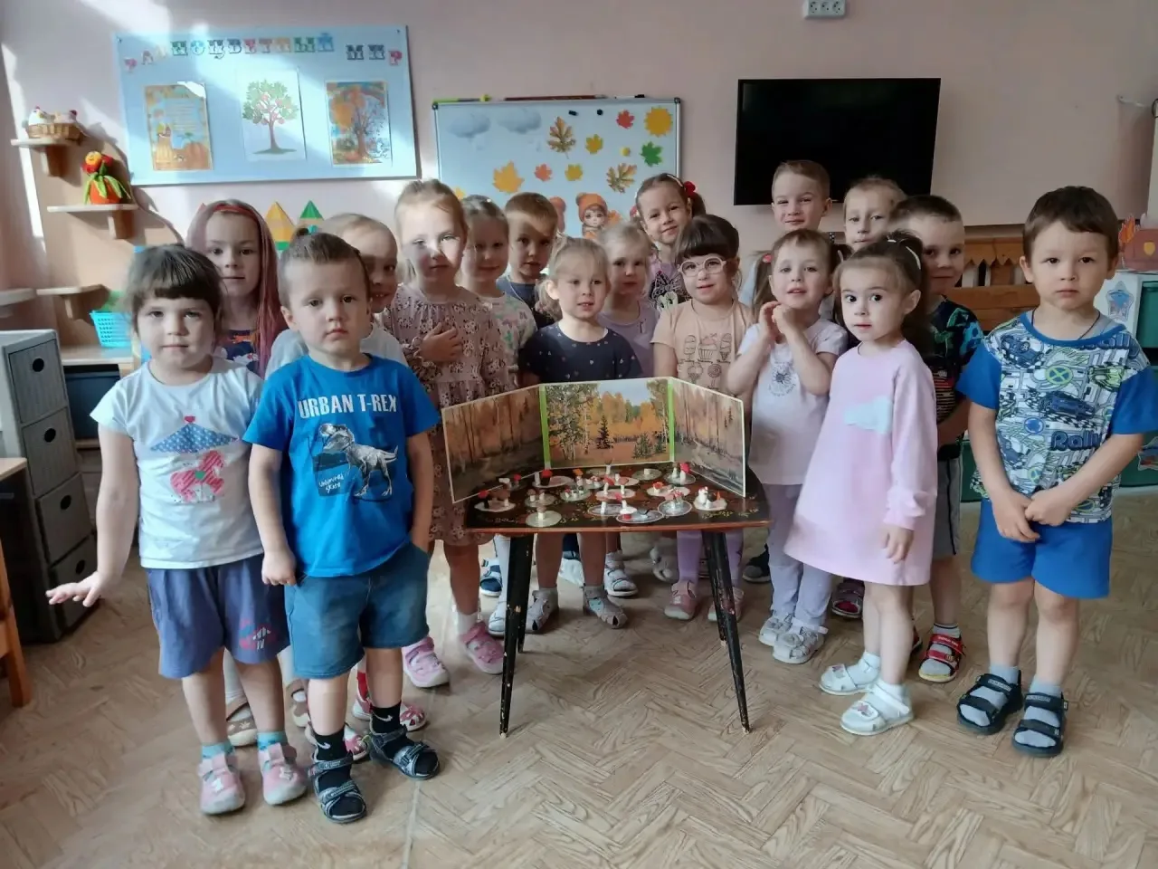 Месяц в садике — полёт нормальный! Успеваем всё: и считать, и лепить, и мир изучать. Во...