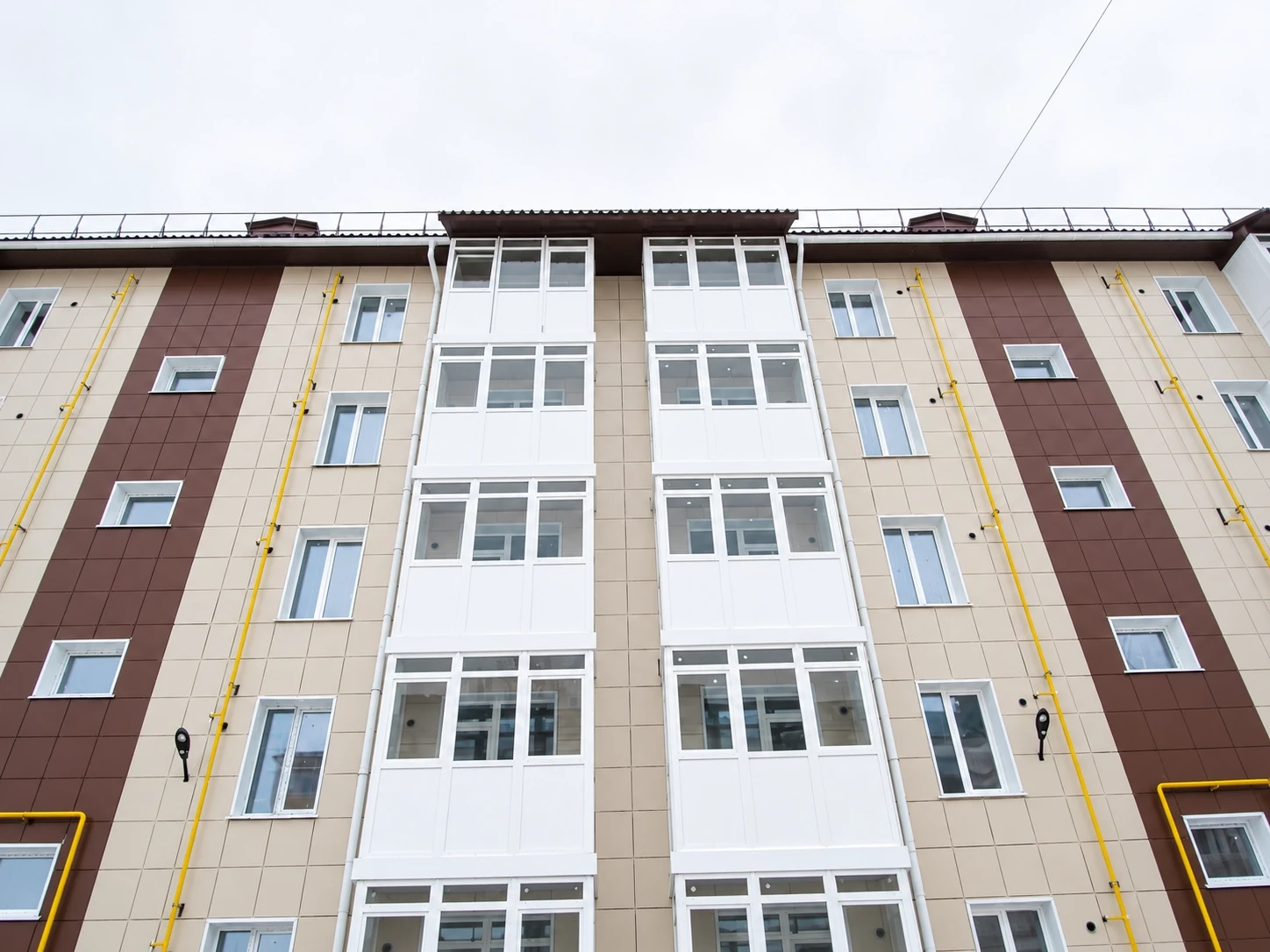 В доме на Дзержинского, 35 в Охе нет отопления: замену насосу ищут за пределами города
