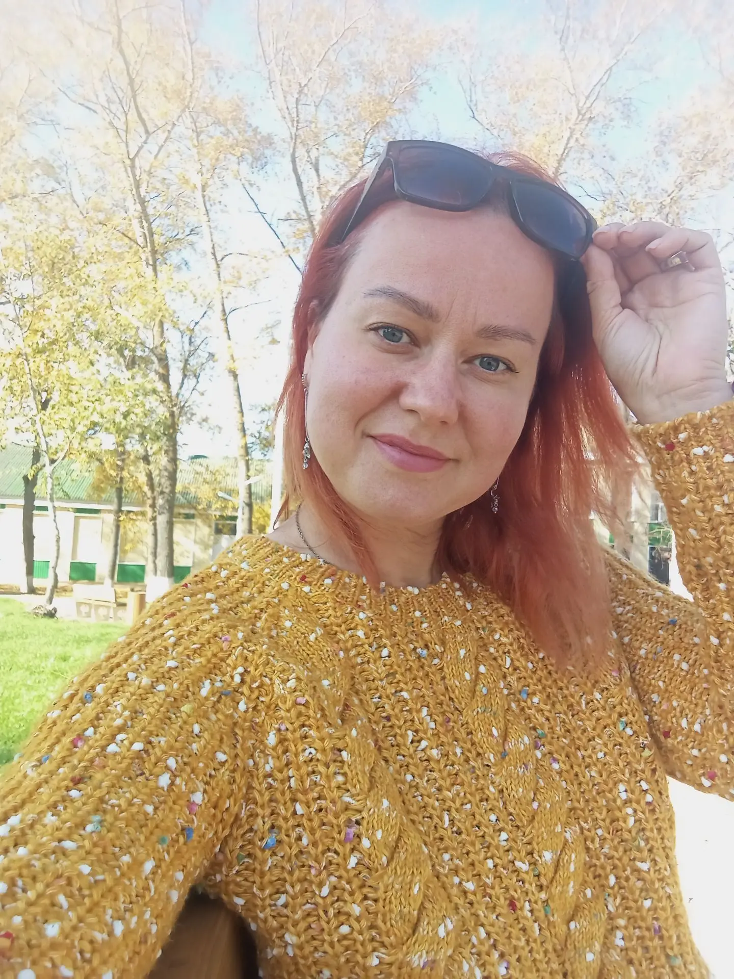 У меня кофта сегодня под цвет листьев😁🍁осенняя