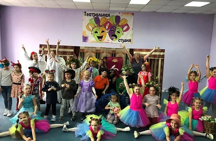 🎉 Больше возможностей для детей: школа творчества в Артёме развивается с господдержкой