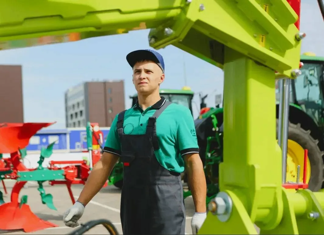 🚜 С Днем работника сельского хозяйства и перерабатывающей промышленности!