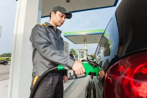 ⛽️ Бензин пахнет ацетоном на АЗС: первый признак опасного суррогата, который убьет свеч...