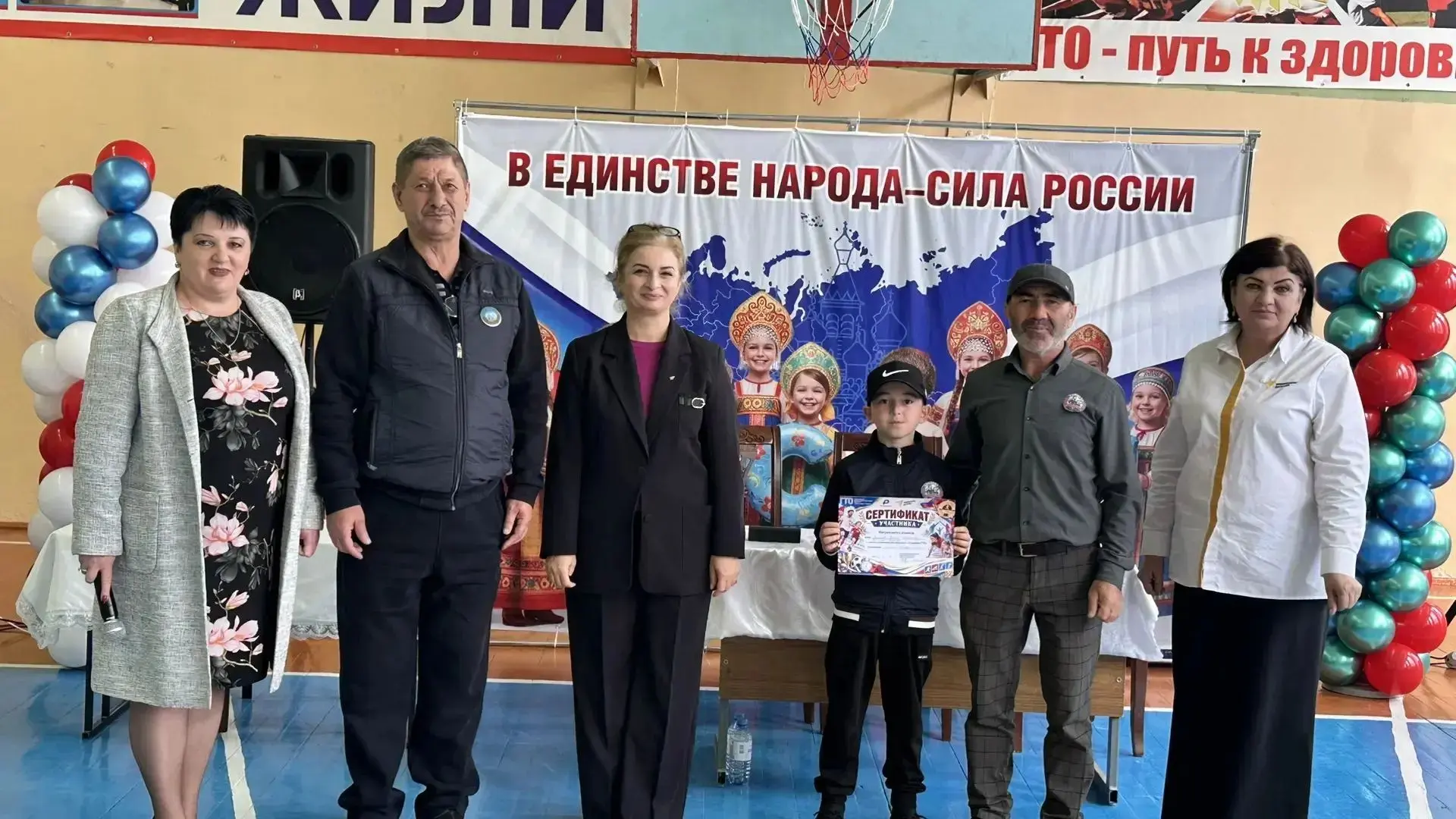 Наши герои — пример для всей школы!