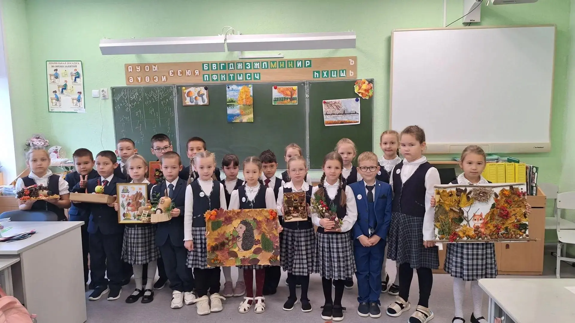 1А классында "Сөмбелә" бәйрәме узды. Укучылар төркемнәргә бүленеп,табышмакларга җавап б...