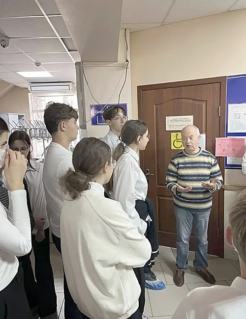 🏥 Школьники Аксая познакомились с работой районной больницы