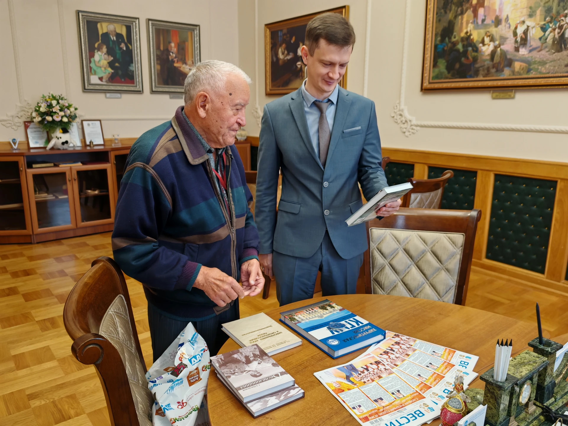 Академик посетил Alma Mater