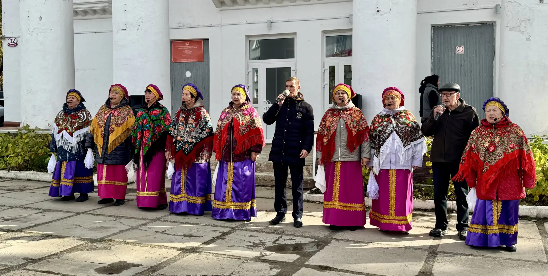 Сегодня, 14 октября, на территории ГДК в светлый праздник Покрова состоялся концерт хор...
