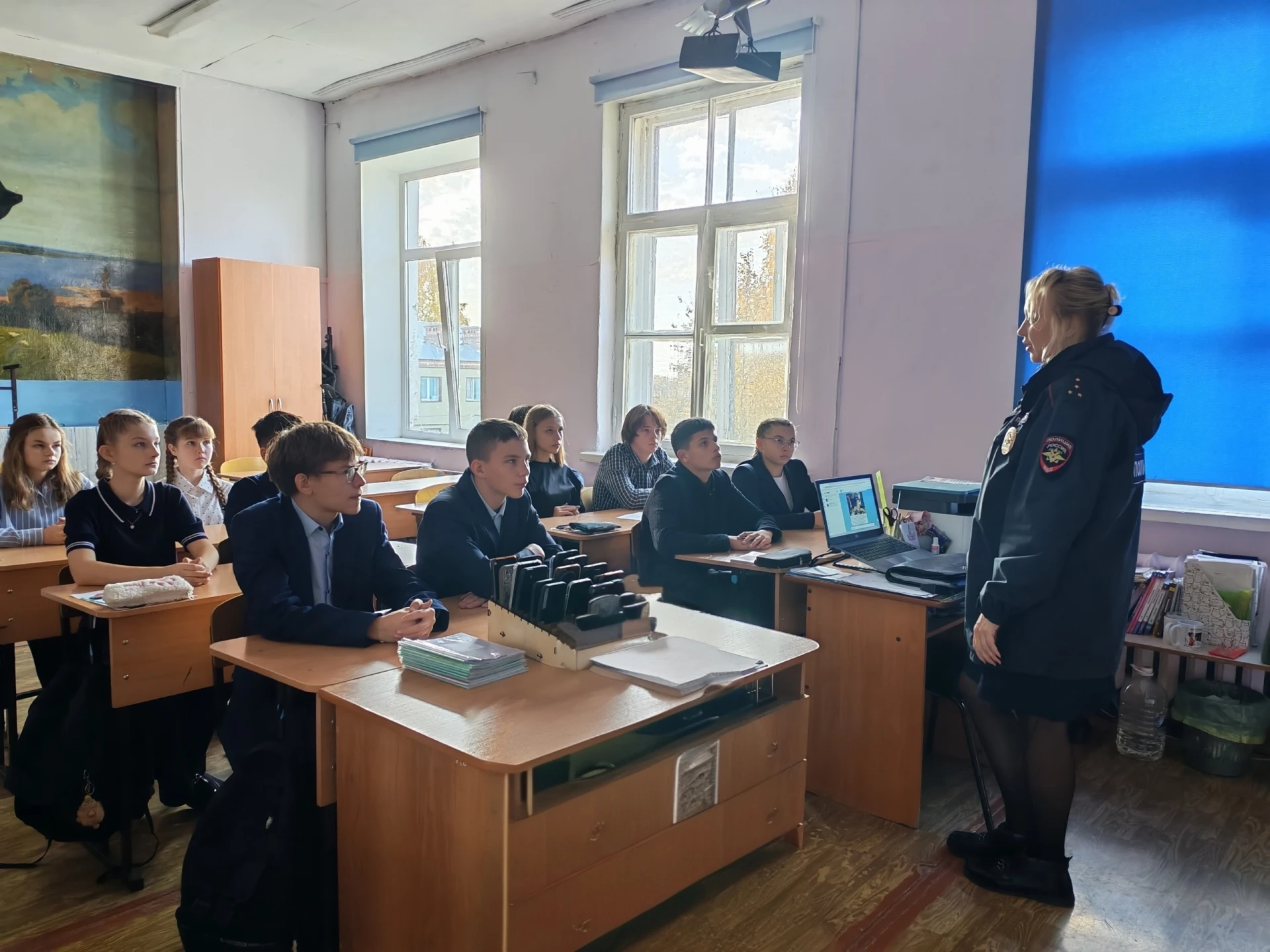 Безопасность в сети: урок от инспектора ПДН 🛡️