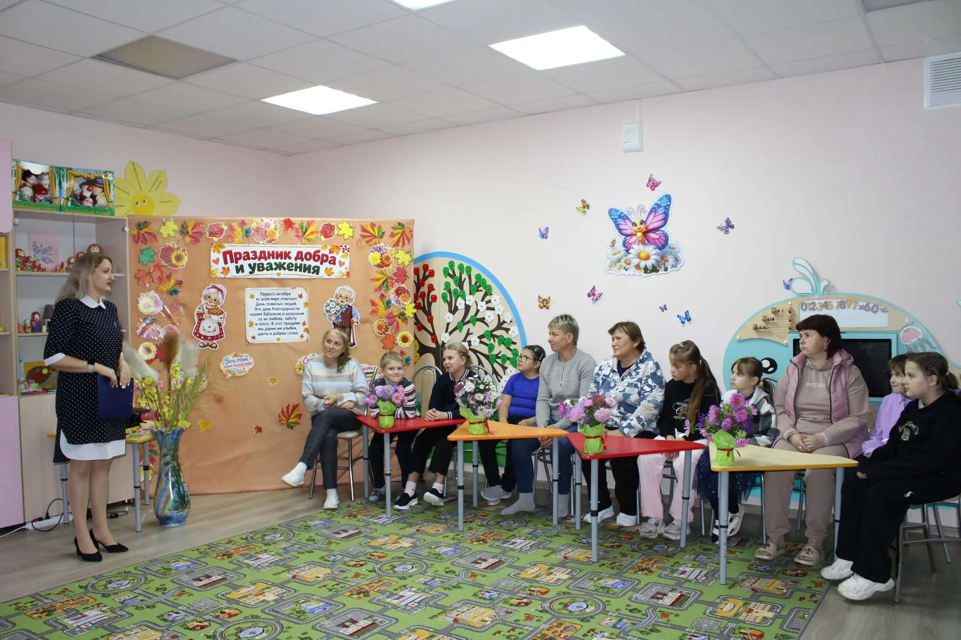 В курской области в «Центре «СемьЯ» прошел праздник «День добра и уважения!» для старше...