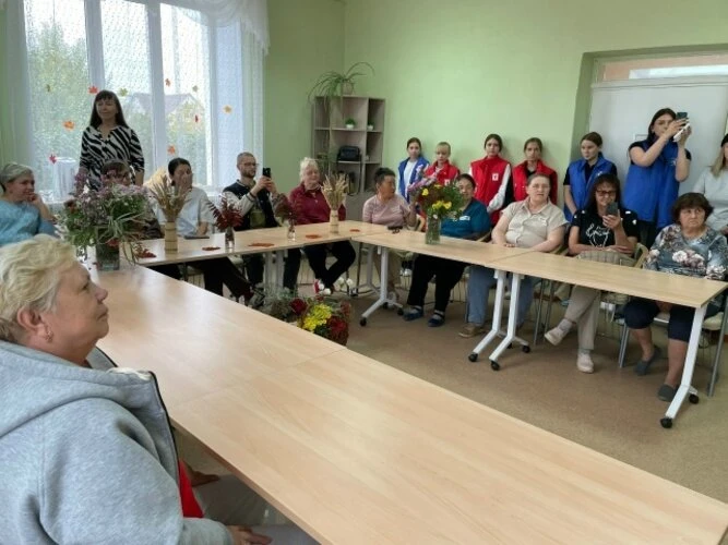 Сегодня в рамках региональной акции «Осенняя неделя добра» волонтёры Добро.Центра и акт...