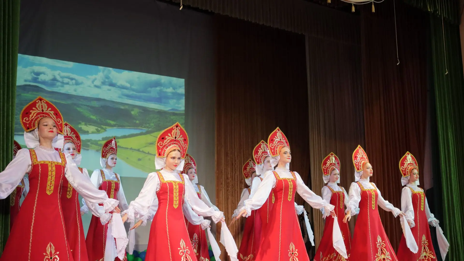 Сегодня в Детской школе искусств состоялся благотворительный концерт в поддержку участн...