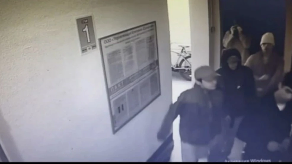 Шесть ублюдков мастурбеков в Мурино грабили людей с применением насилия в подъезде мног...