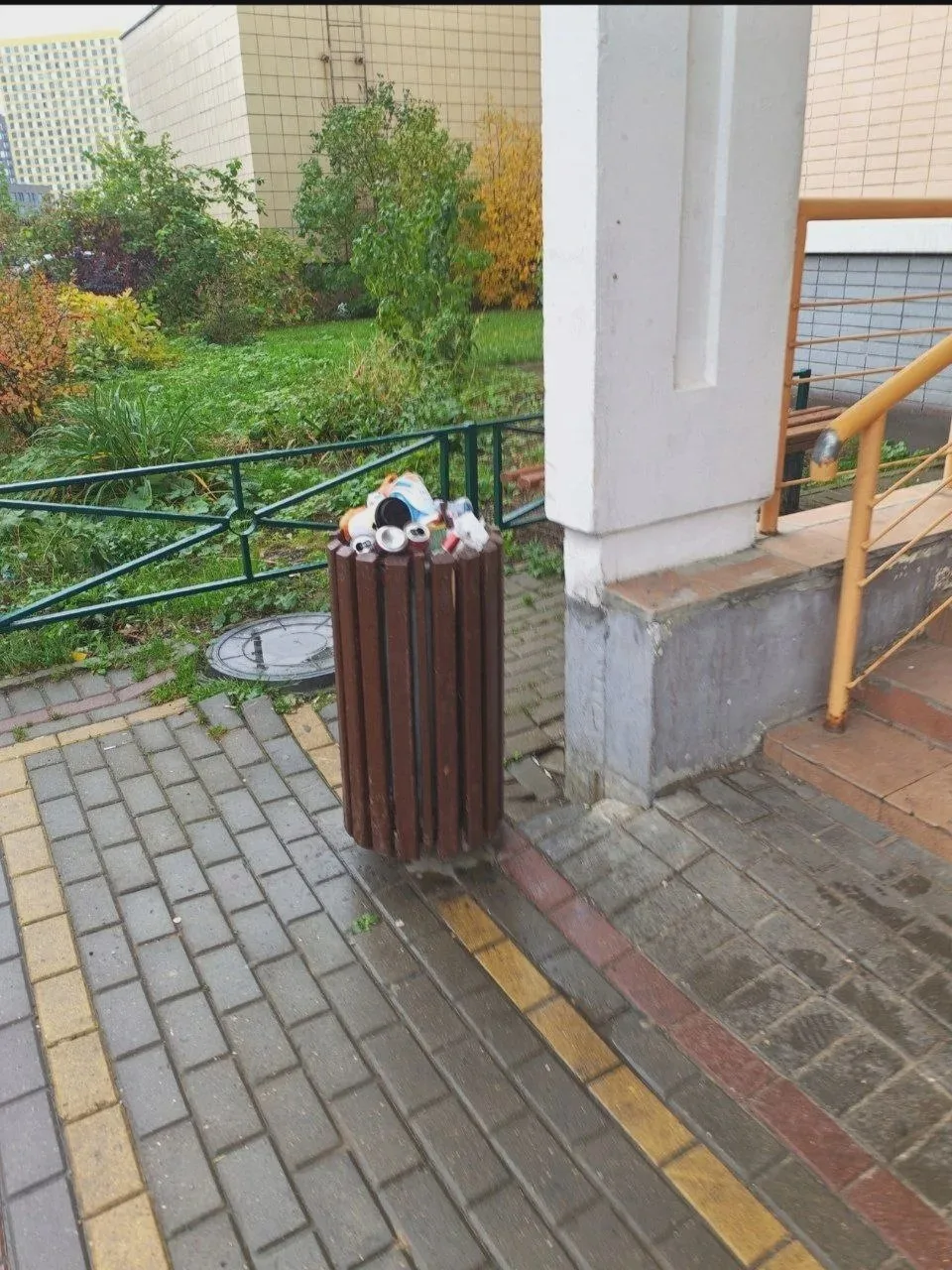 Жалоба на мусор на Борисовке