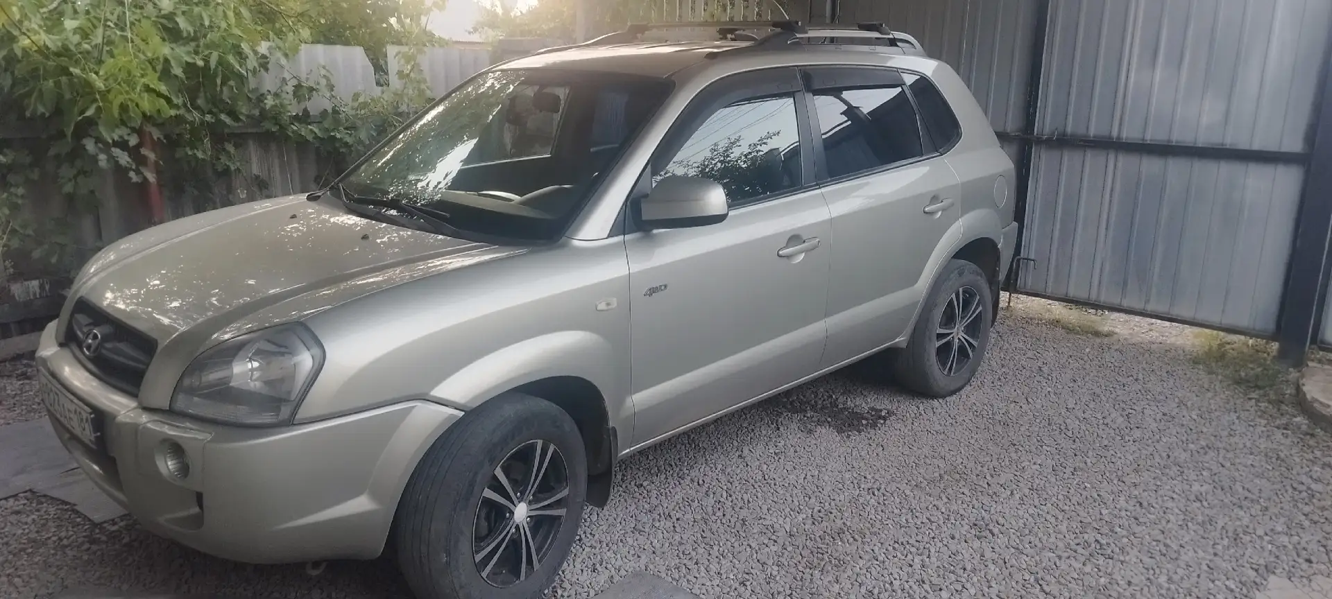 Продам Хендай Туксон 2006 года, бензин 2 литра, акпп, полный привод, 224 тыс пробега. Д...