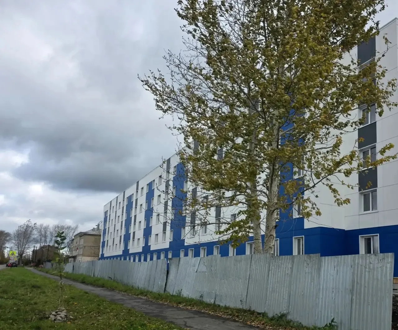 Проинспектировал ход строительства жилья для детей‑сирот в Алапаевске — проект идёт стр...